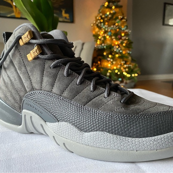 AIR JORDAN XII 12 RETRO BG USED SIZE 6.5Y DARK GREY WOLF GREY 153265 005 - Picture 5 of 6